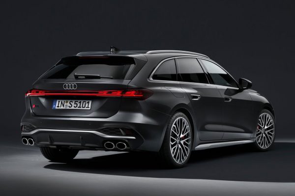 Audi-S5_Avant-R1_Noleggiate.it